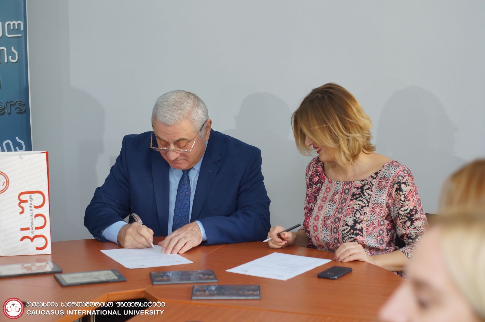 რუსთველის სამყარო - თამაზ კვაჭანტირაძე ოცდაერთი რეგიონული ტელევიზიის ეთერში