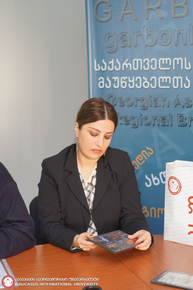 რუსთველის სამყარო - თამაზ კვაჭანტირაძე ოცდაერთი რეგიონული ტელევიზიის ეთერში