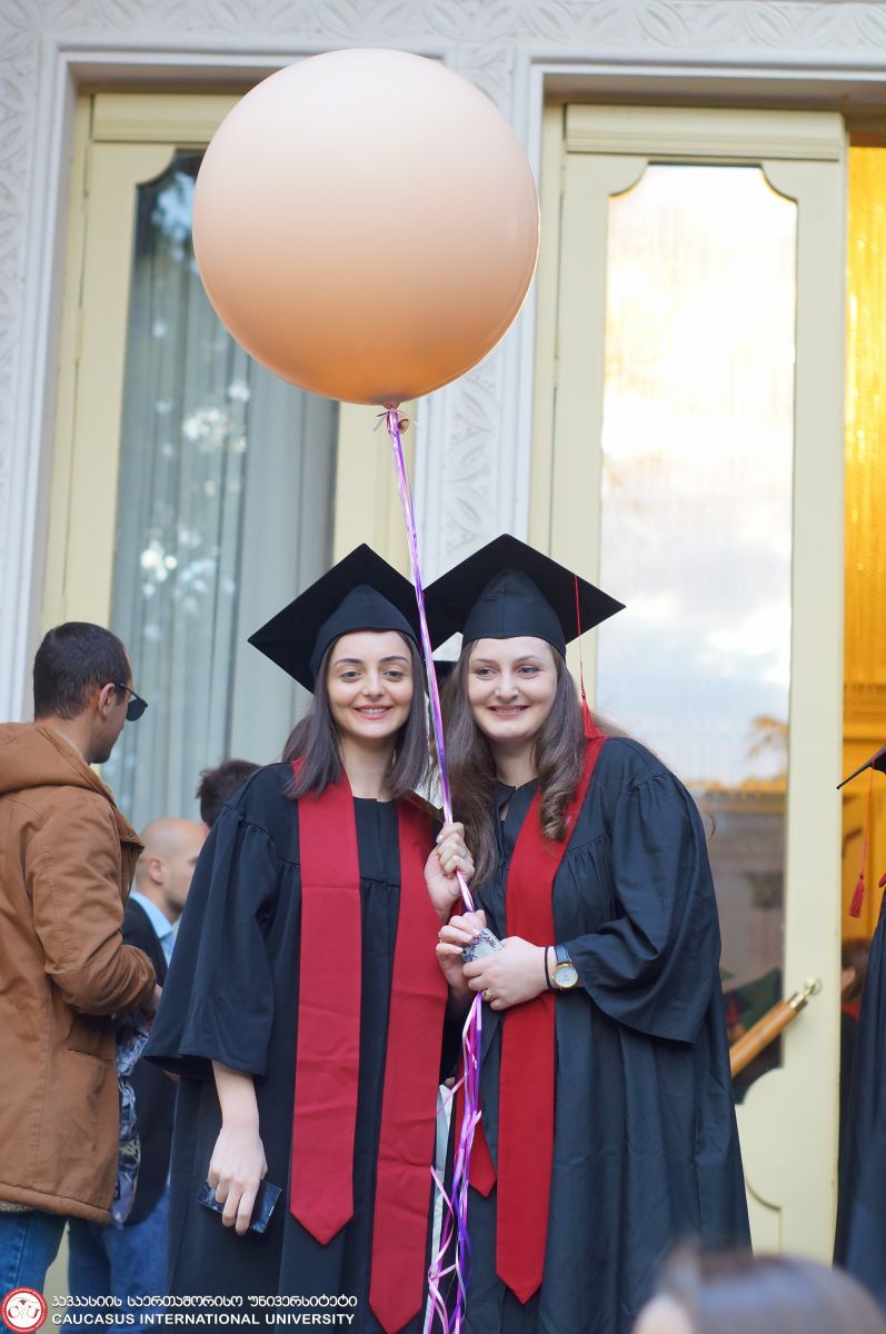 დიპლომების გადაცემის ცერემონია