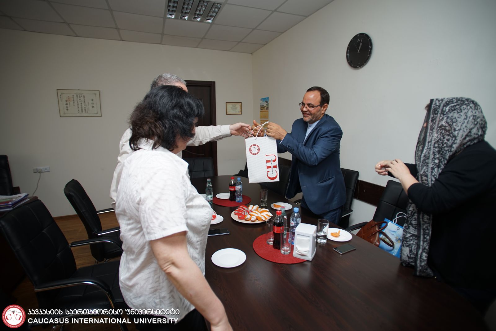 შეხვედრა ირანის ისლამური რესპუბლიკის კულტურის განყოფილების ხელმძღვანელ - ჰამიდ მოსტაფავთან