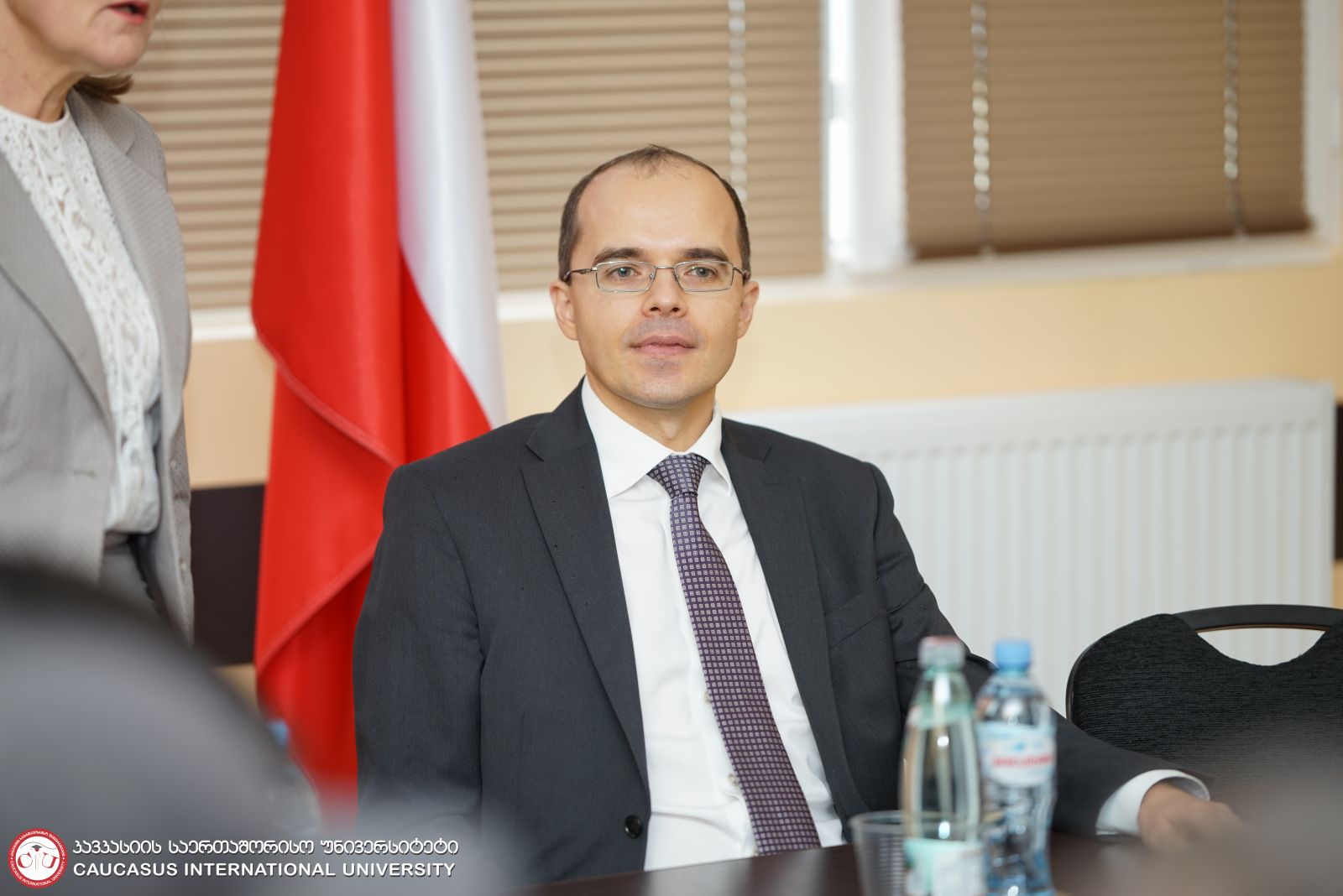 პოლონეთის ელჩის პირველი მრჩეველი მარჩინ ჟოჰოვსკი კსუ-ს სტუდენტებს შეხვდა