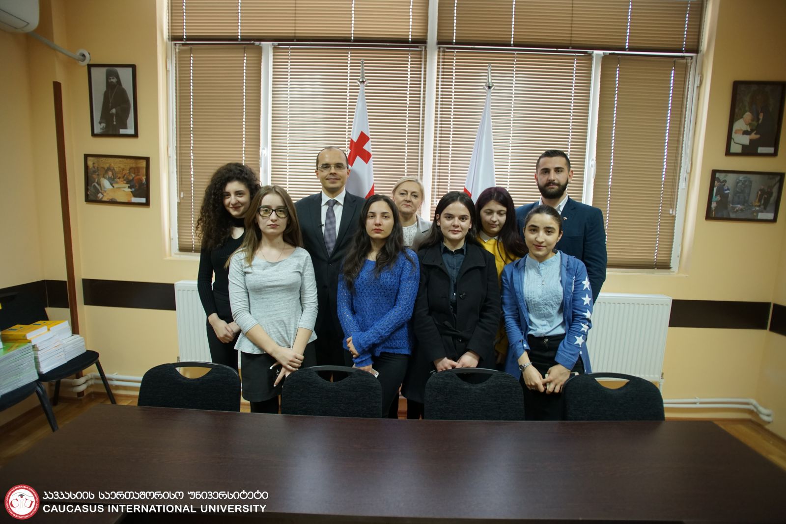 პოლონეთის ელჩის პირველი მრჩეველი მარჩინ ჟოჰოვსკი კსუ-ს სტუდენტებს შეხვდა