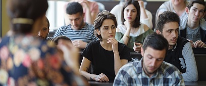 Faculty of Business Dean and Vice Dean Met Students