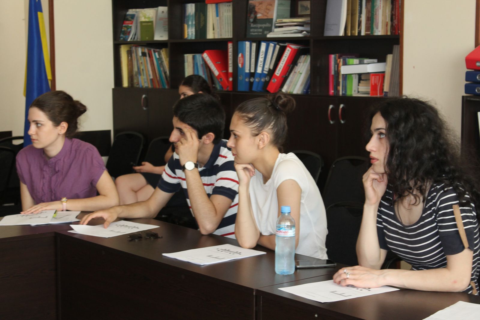 Smart students - საქმიანი ურთიერთობის, ბიზნესეტიკეტისა და საქმეთწარმოების კურსი