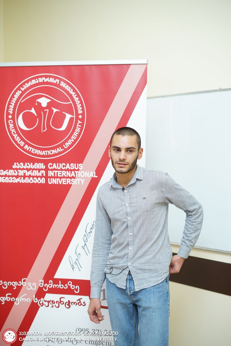 პირველკურსელების შეხვედრა დეკანებთან