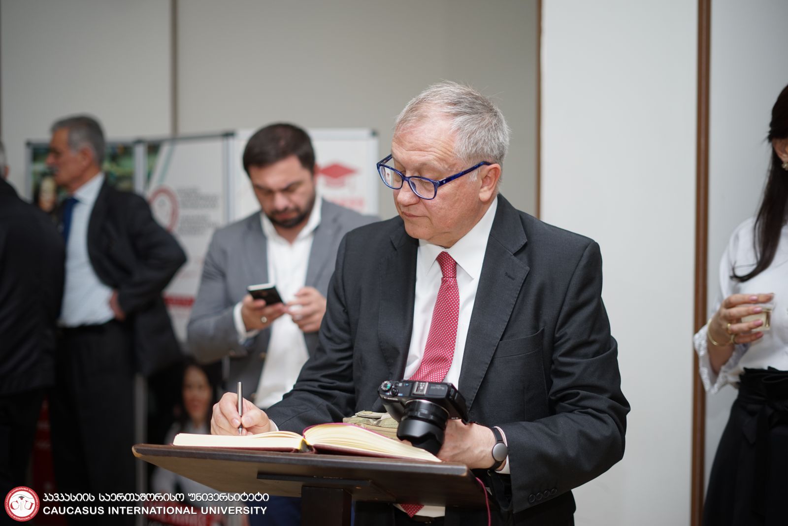 პროფესორ მიგელ კამპას საპატიო დოქტორის წოდება მიენიჭა