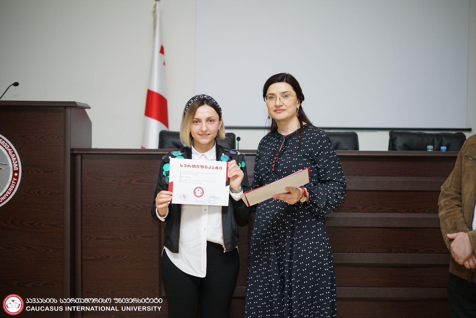 მარკეტინგული კვლევის ლაბორატორიის წევრებს ჩატარებული კვლევის საფუძველზე სერტიფიკატები გადაეცათ