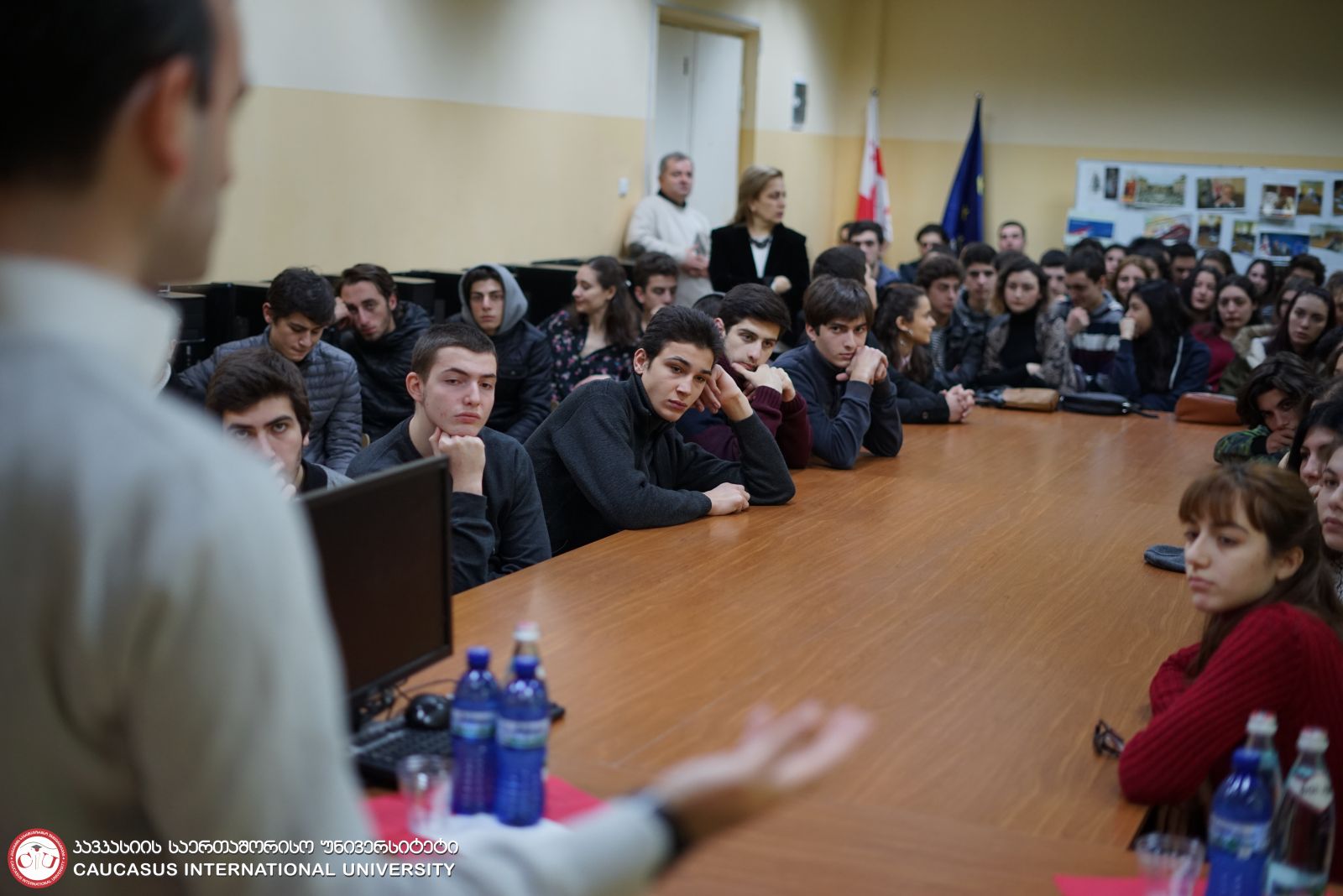 კსუ-ს დოქტორანტმა გიორგი ანთაძემ 155-ე საჯარო სკოლის მოსწავლეებს საჯარო ლექცია ჩაუტარა