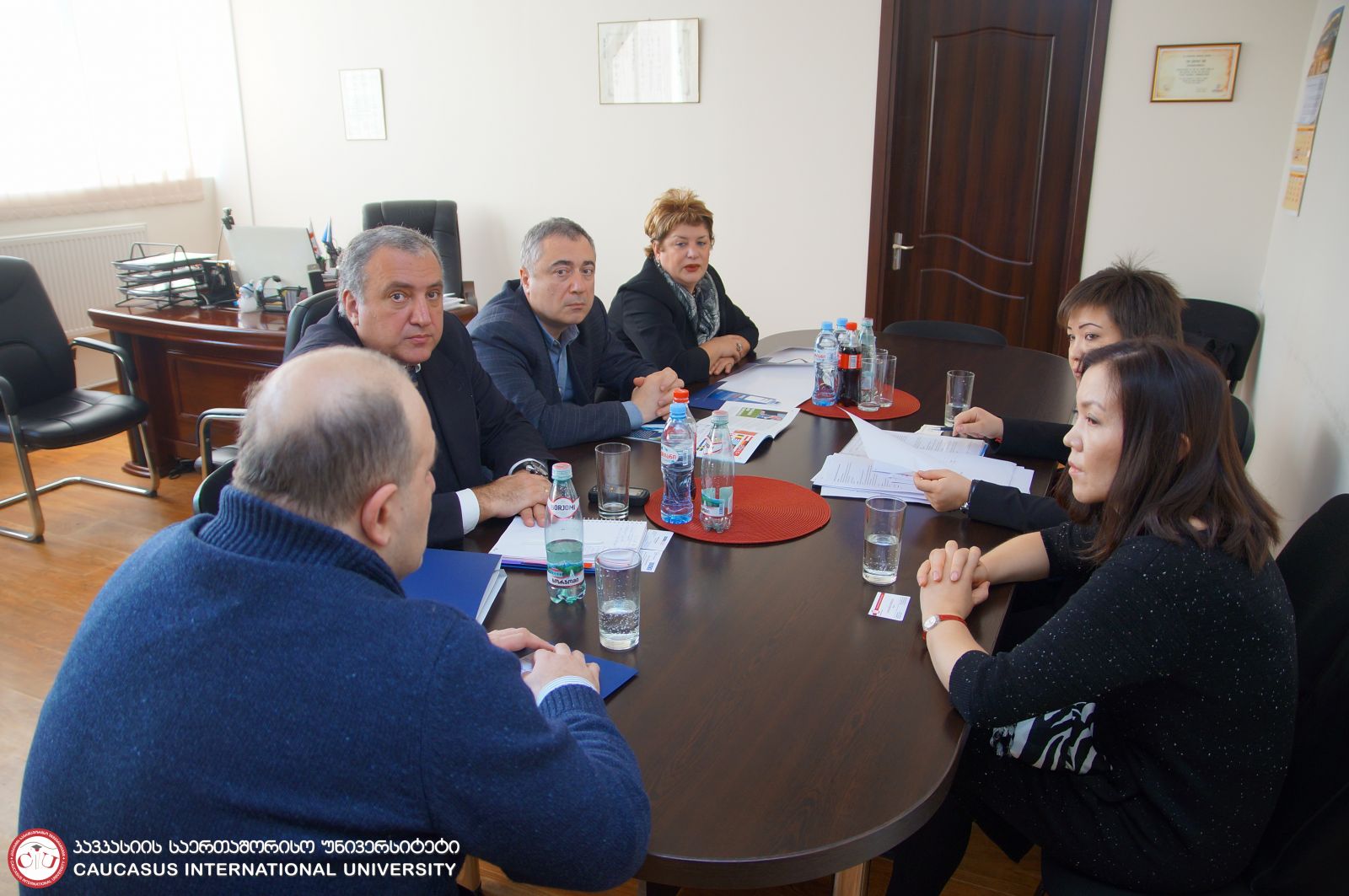 მრგვალი მაგიდა 