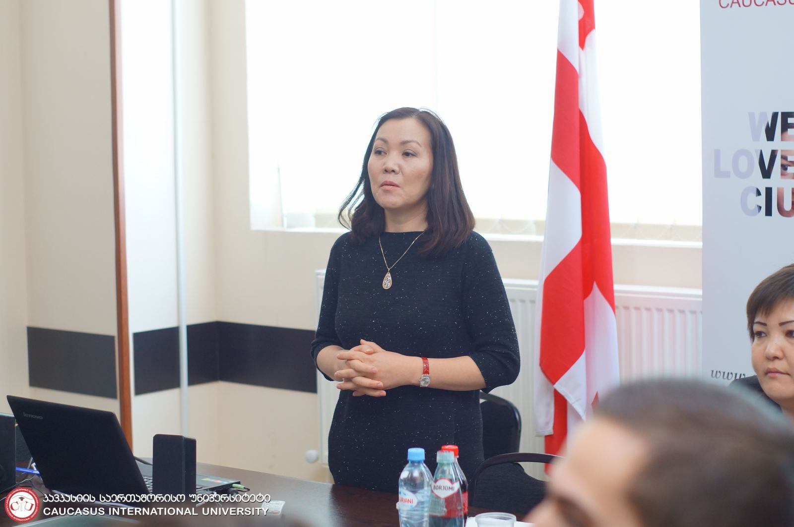 მრგვალი მაგიდა 