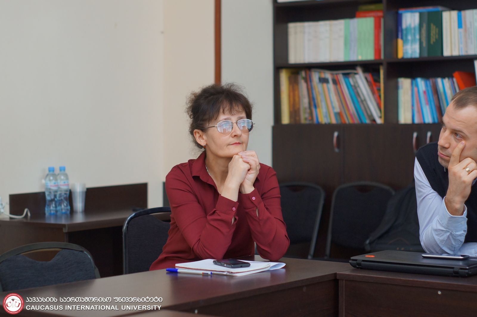მრგვალი მაგიდა 