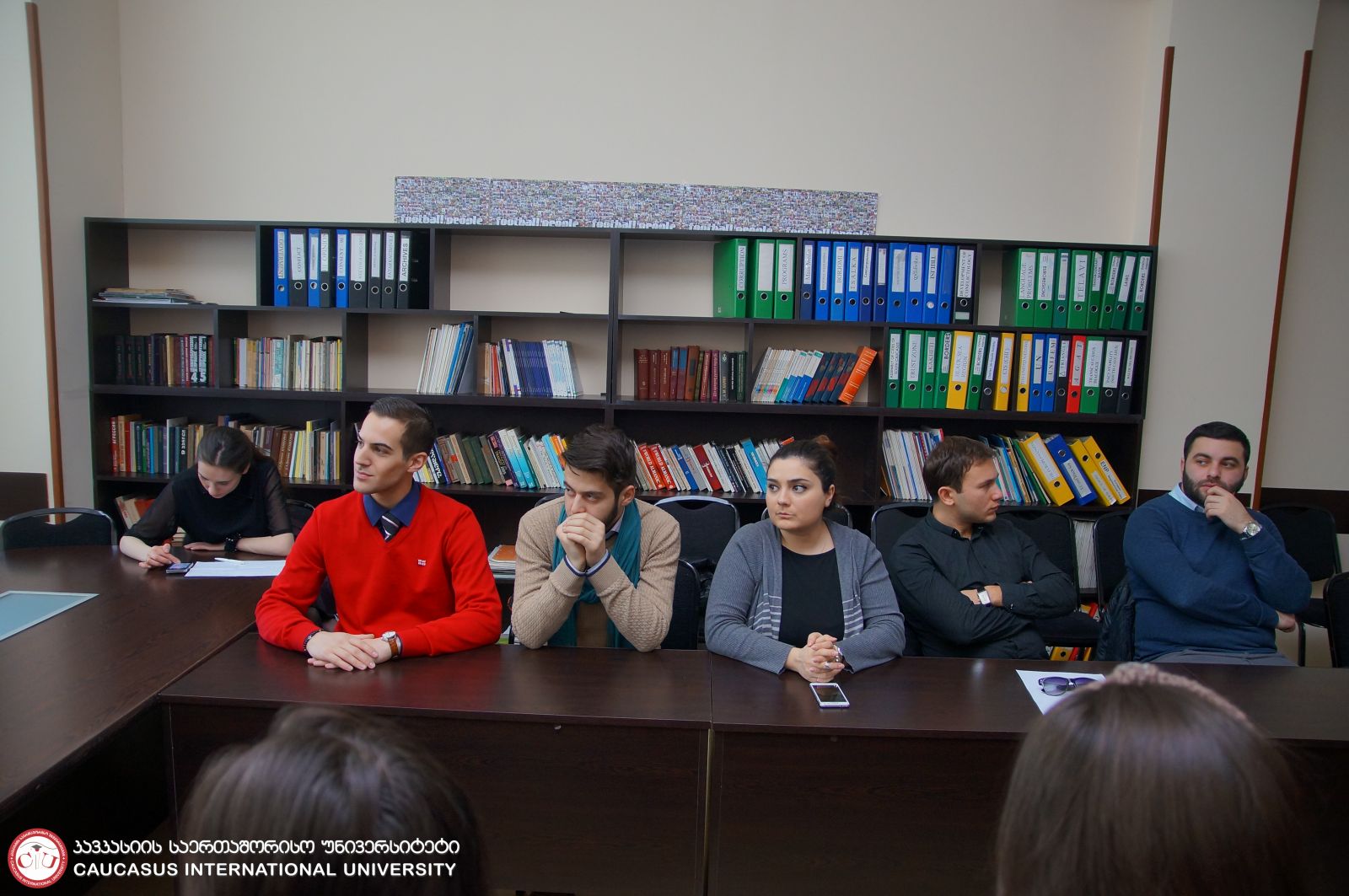 მრგვალი მაგიდა 