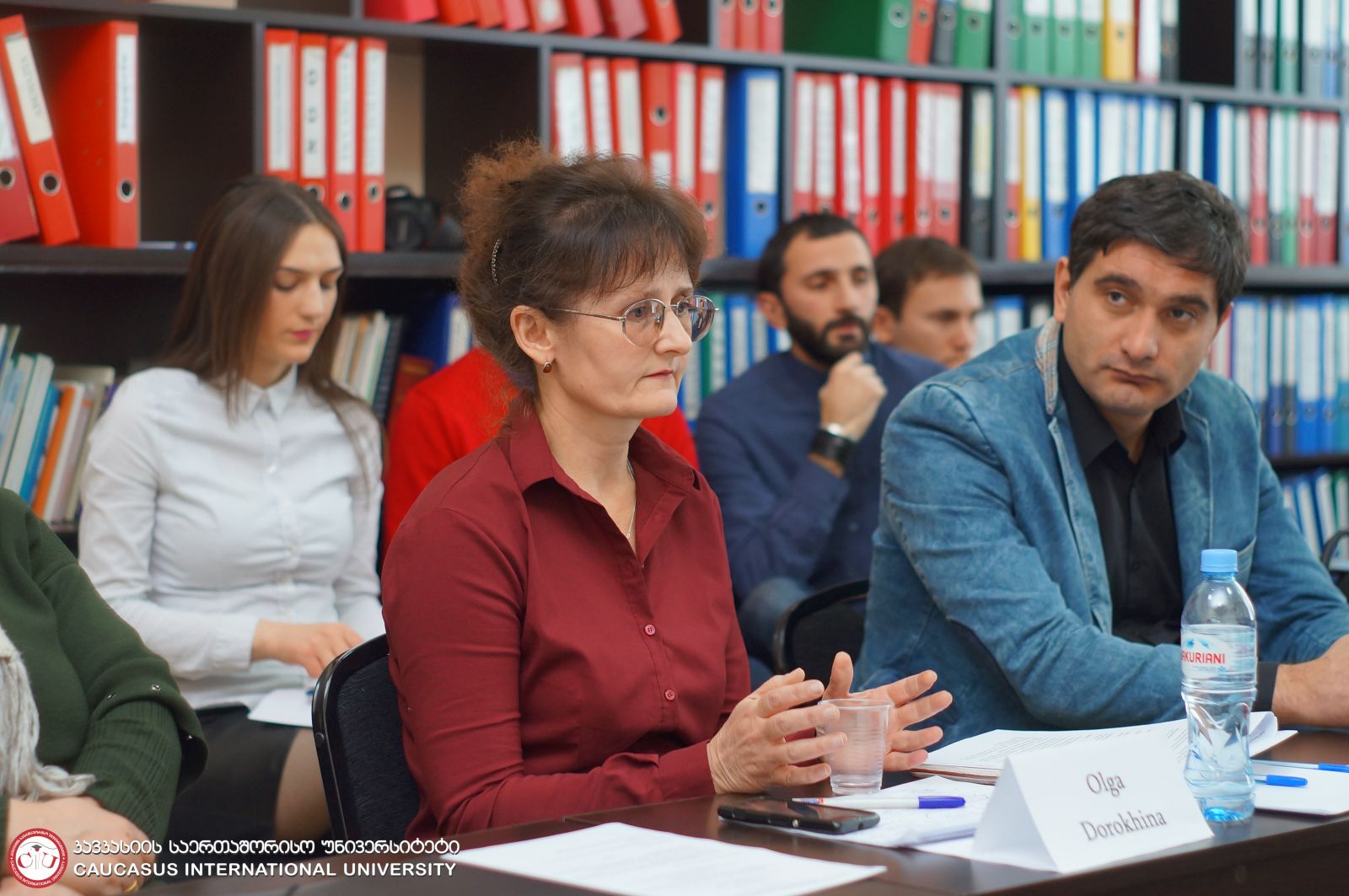 მრგვალი მაგიდა 
