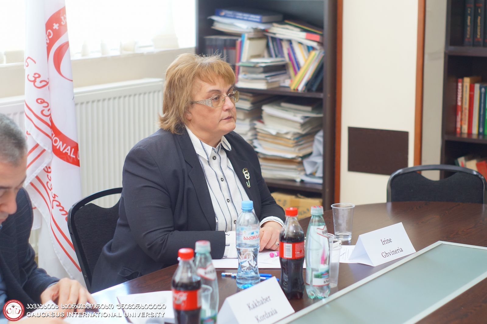 მრგვალი მაგიდა 