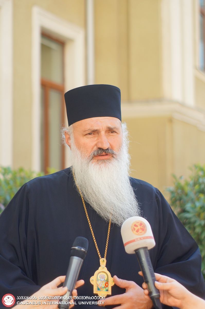 ილია II-მ მრევლს სიწმინდის სამშობლოში ჩამობრძანება მიულოცა