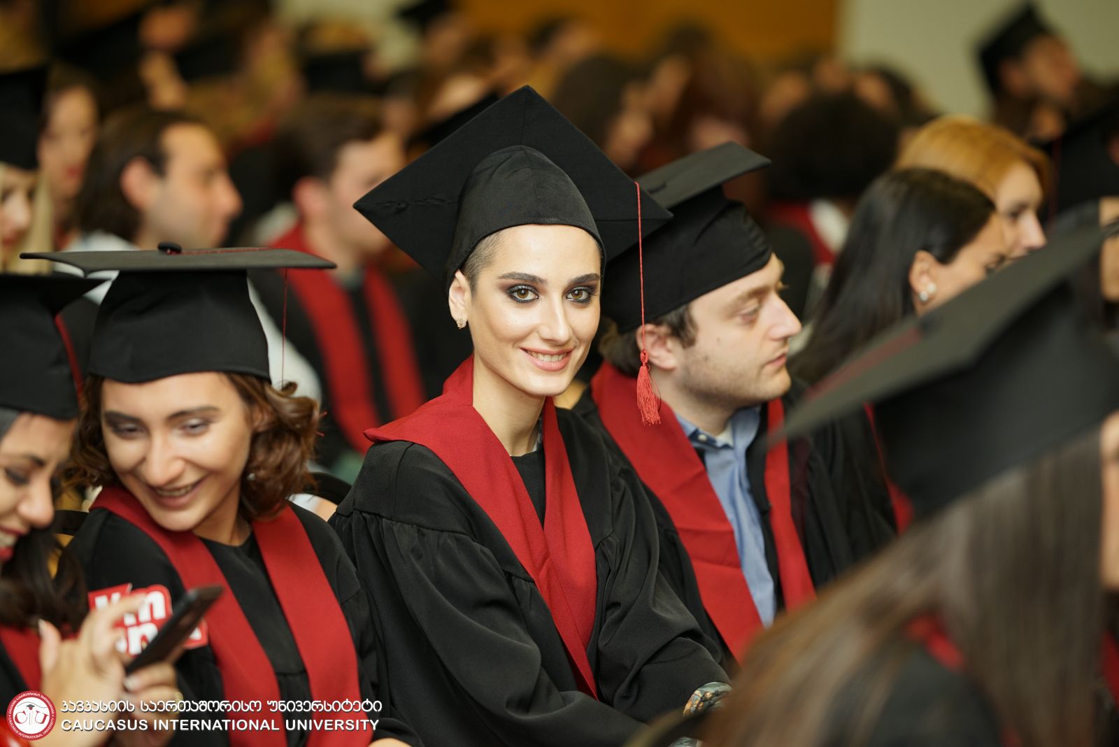 კავკასიის საერთაშორისო უნივერსიტეტში კურსდამთავრებულათა გამოსაშვები საღამო გაიმართა