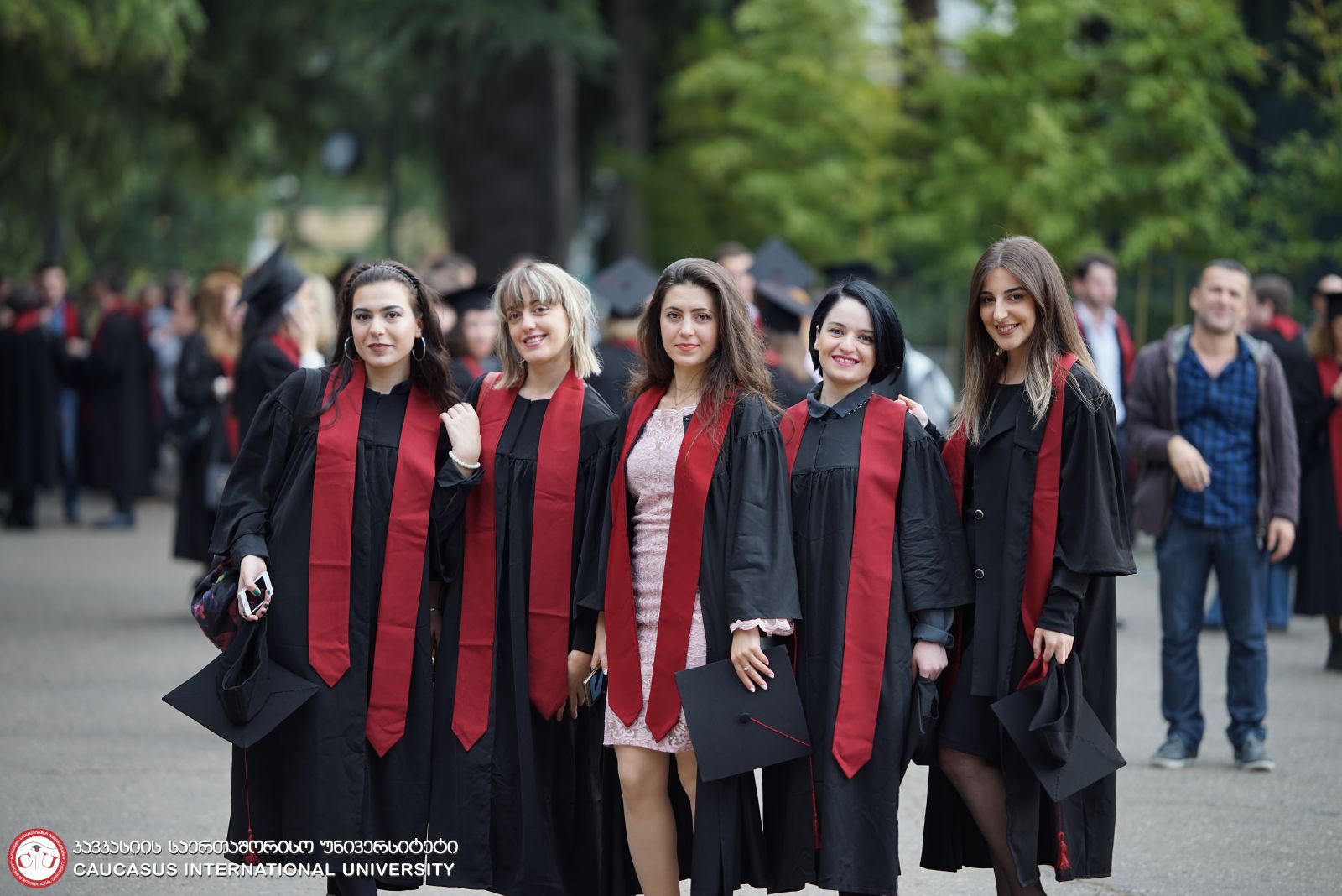 კავკასიის საერთაშორისო უნივერსიტეტში კურსდამთავრებულათა გამოსაშვები საღამო გაიმართა