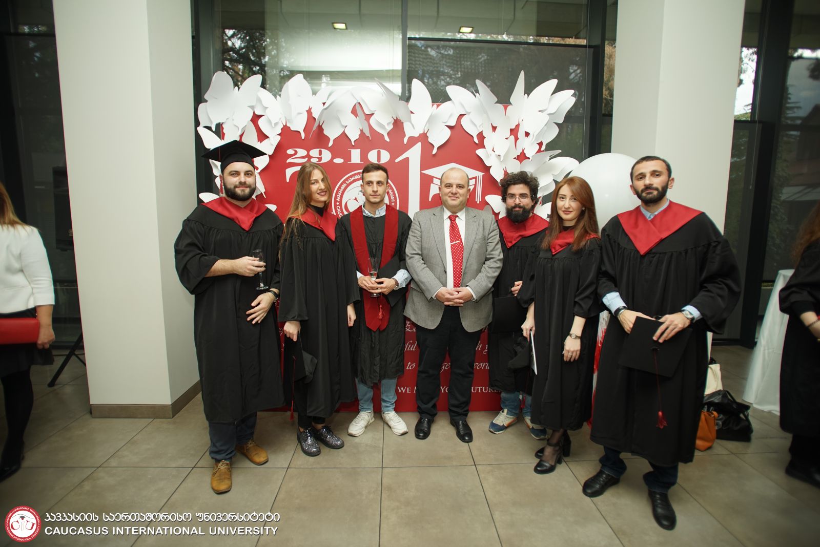 კავკასიის საერთაშორისო უნივერსიტეტში კურსდამთავრებულათა გამოსაშვები საღამო გაიმართა