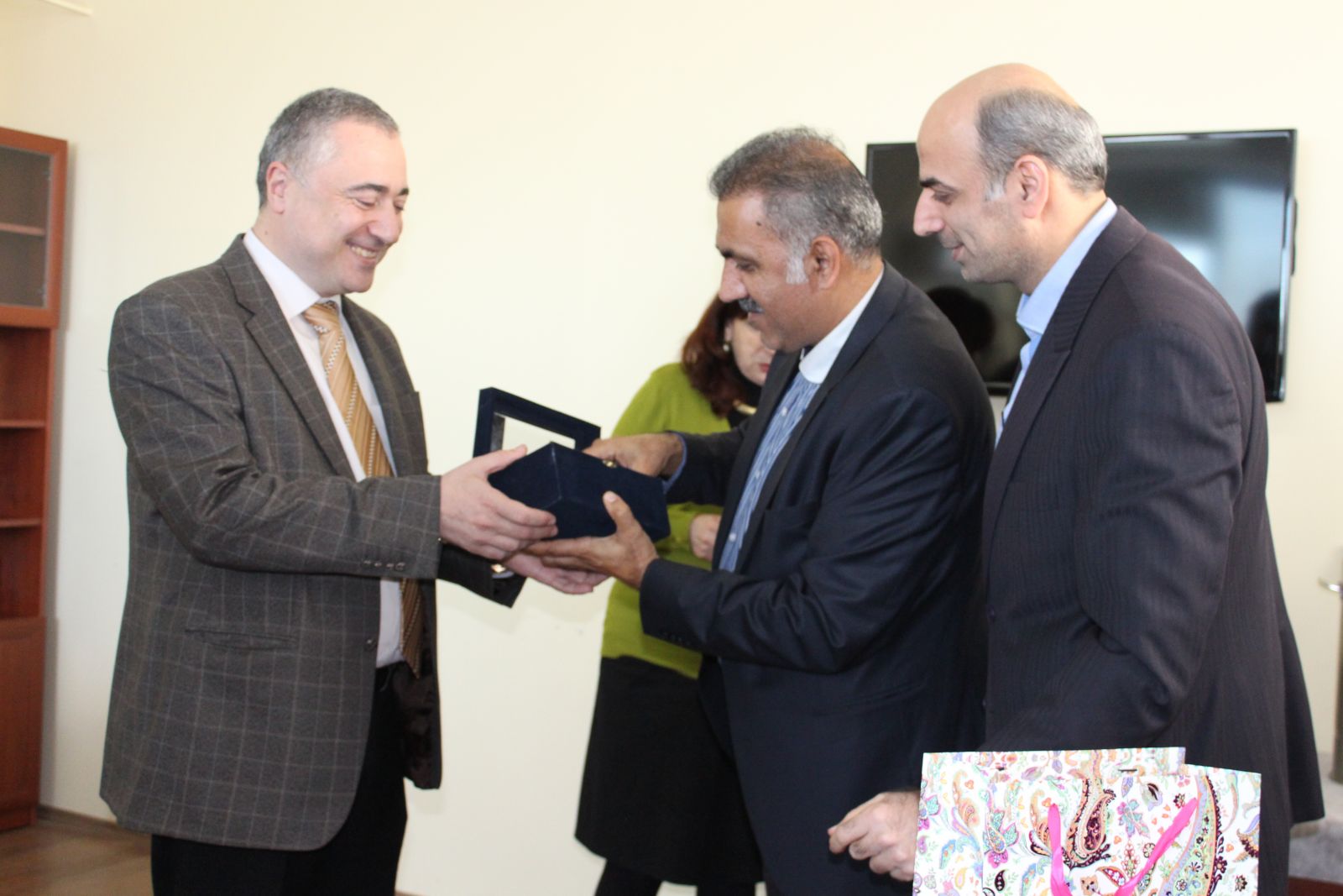 კავკასიის საერთაშორისო უნივერსიტეტში ირანის ისლამური რესპუბლიკის კაბინეტი გაიხსნა