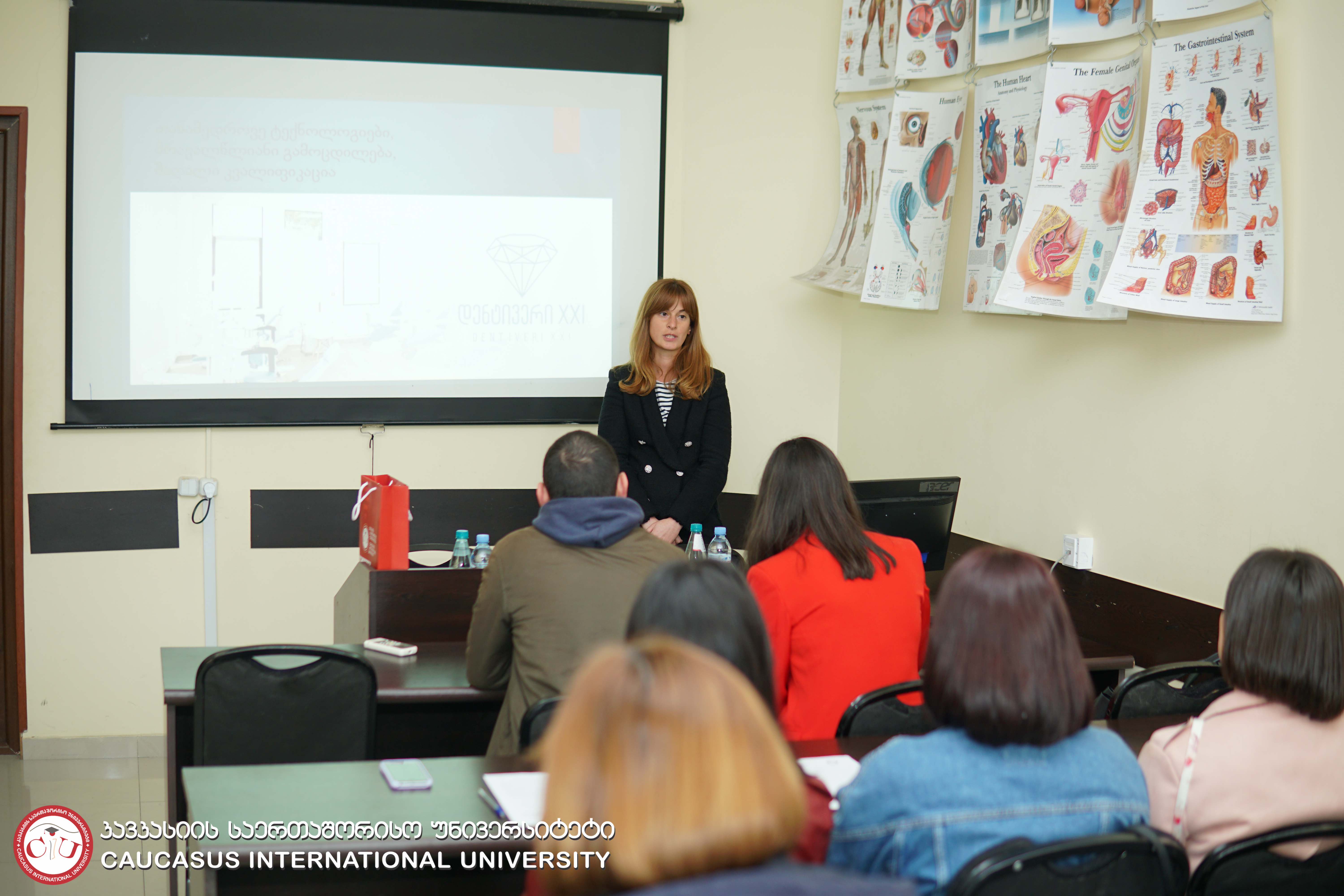 Briefing of Dentiveri XXI with Students