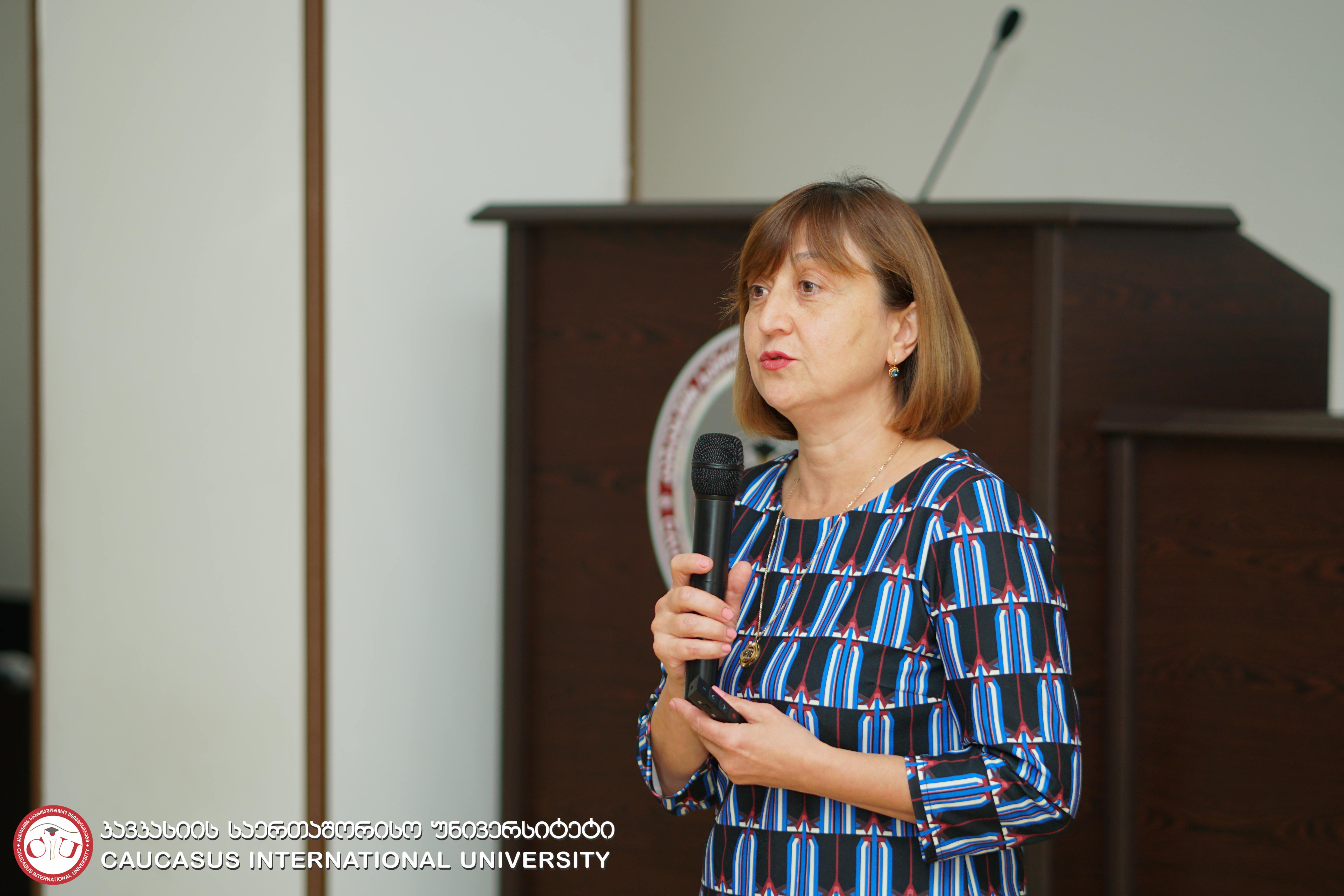 Advantages and Disadvantages of the Sun – Lali Mekokishvili’s Public Lecture