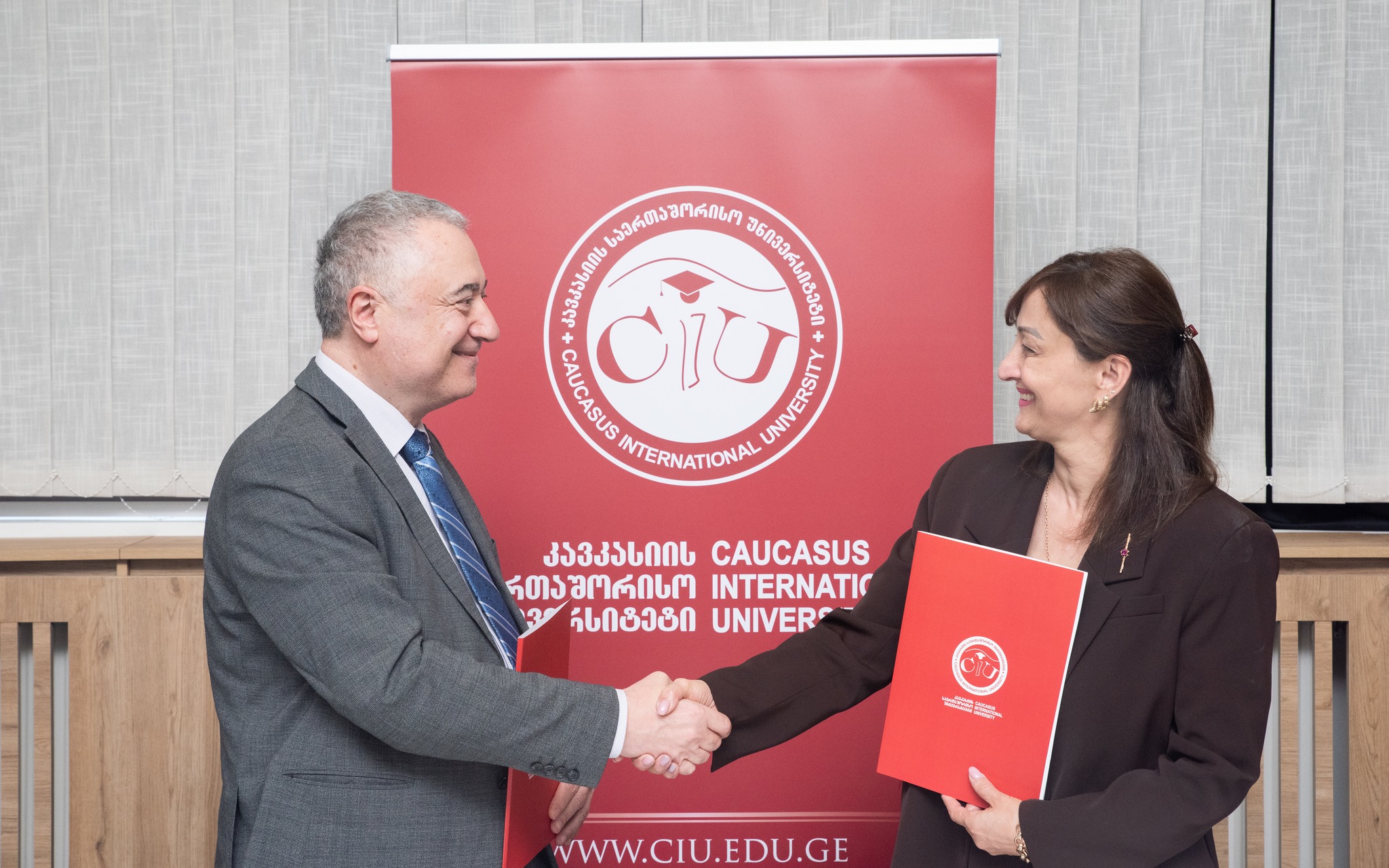 ურთიერთთანამშრომლობის მემორანდუმი სკოლებთან